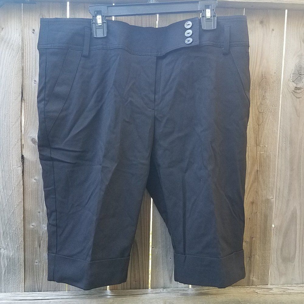 Juniors 11 Black Bermuda Shorts by Courtenay NWT